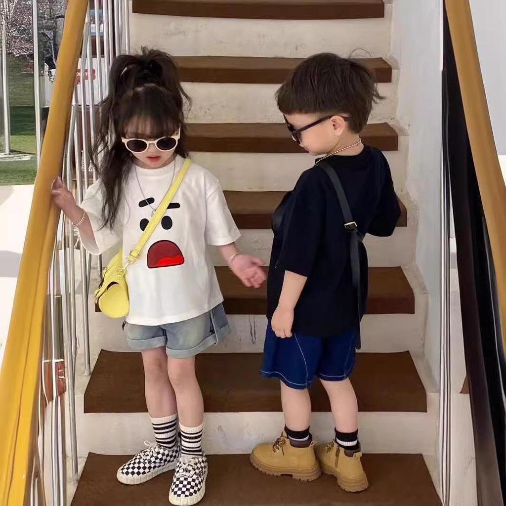 Kinder T-Shirt aus reiner Baumwolle mit kurzen Ärmeln: Hongkong-Stil, Trendiges Sommer-Koreanisches Design, Lockere Passform