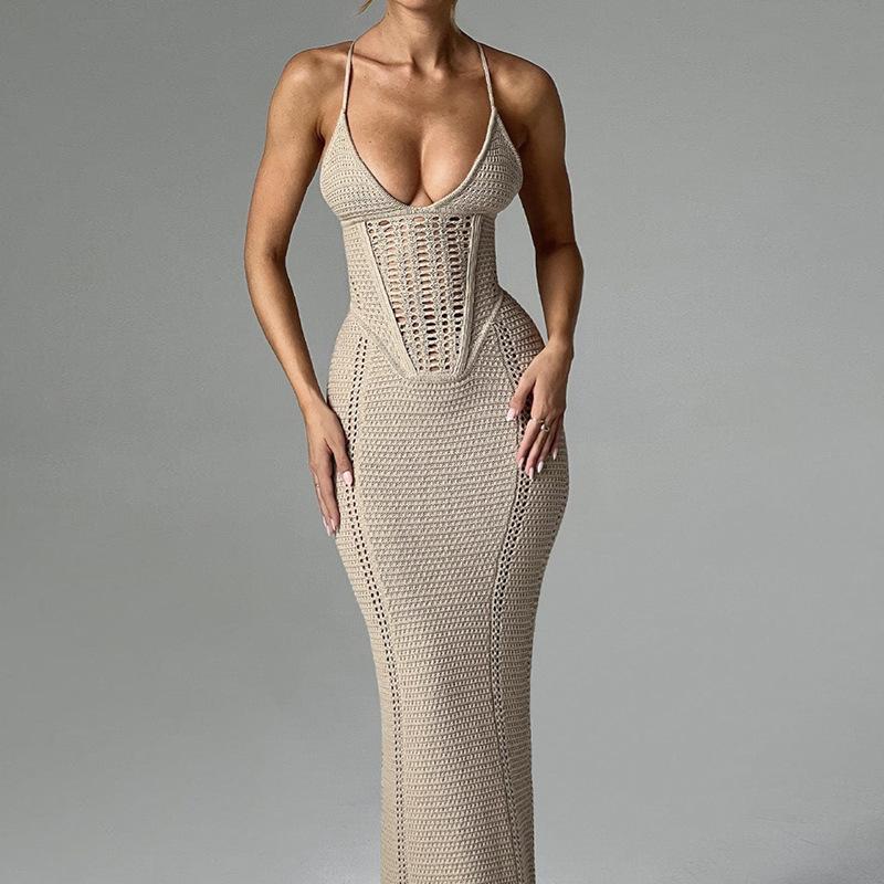 

The New Beach Dress Is A Sexy V-neck Halter Dress That Wraps Around The Buttocks, A Backless, Cut-out and Tied Seaside Knitted One-piece Dress L