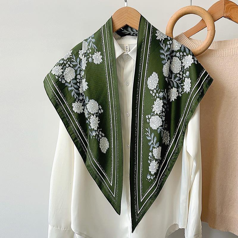Vintage Floral Printed Triangular Scarf Versatile Elegant Thin Neck Scarf