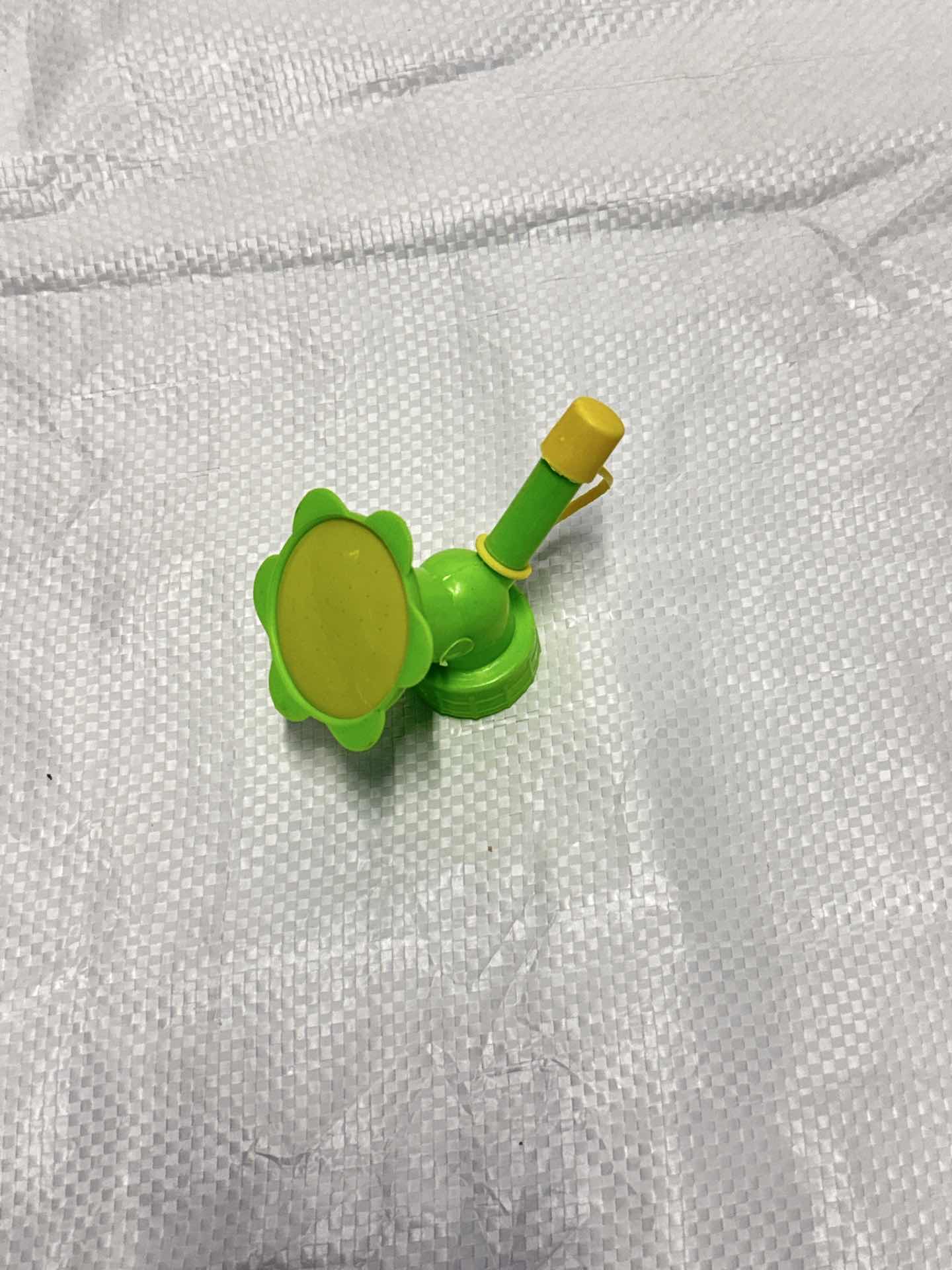 Sunflower Watering Nozzle -purpose Spray Head For -Cola Bottles, Water Bottles And Beverage Bottle Openings One Size