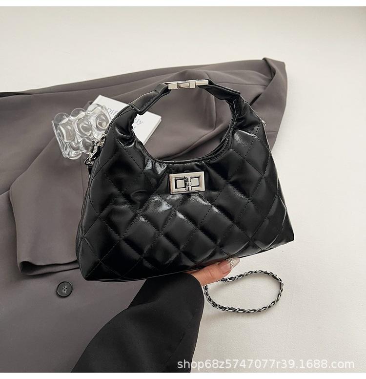 Retro Diamond Lattice Small Fragrance Pop Chain Single Shoulder Armpit Bag 2025 New High-end Foreign Style Commuter Crossbody Woman
