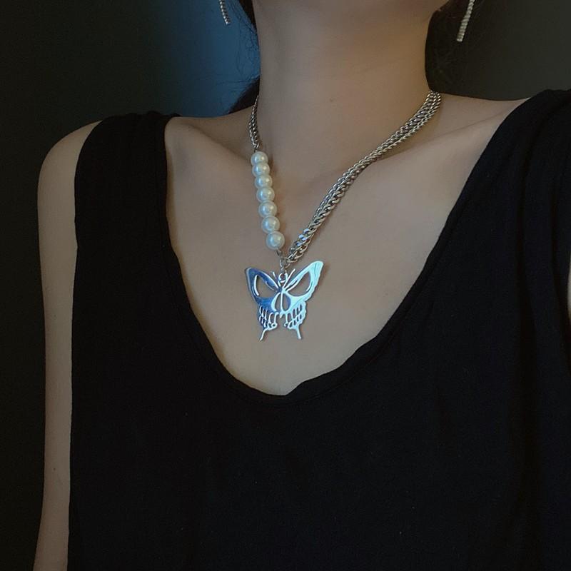 Vintage Butterfly Pendant Necklace Femininity Popular Ot Buckle Collarbone Chain Bracelet Set