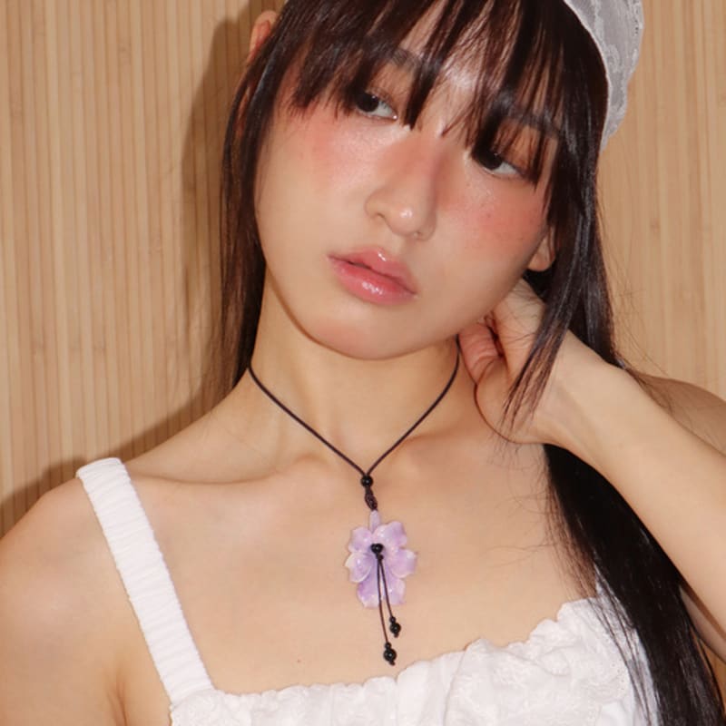 geegee flower gemstone string necklace - lilac