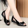 2024 Summer Women's Flat Sandals with Soft Sole - Comfortable Closed Heel, Open Toe Design for Moms