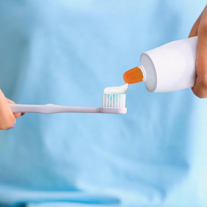 Silicone Toothpaste Cover, Self-closing Toothpaste Cover Toothpaste Dispenser Squeezer,for Children and Adults, No Waste