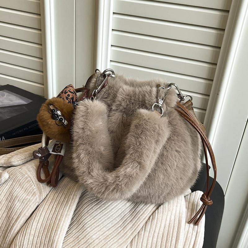 IELGY Ladies Messenger Bag Autumn Winter White Furry Bag