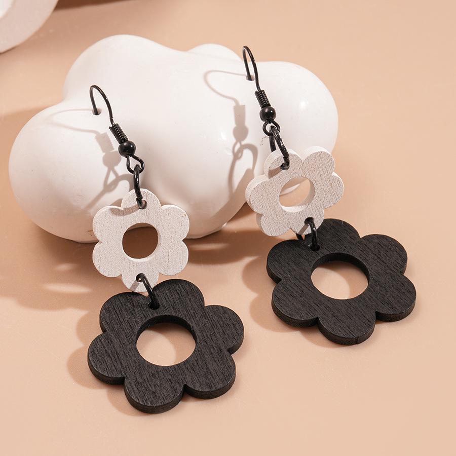 Luxuriöse Rote Blume Quastenohrringe: Stilvolle, Hochwertige Statement-Ohrstecker für Damen