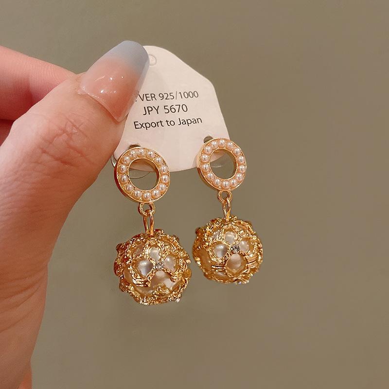 Silver Needle Diamond Pearl Geometric Earrings Retro Light Luxury Premium Earrings Niche Versatile Design Earrings