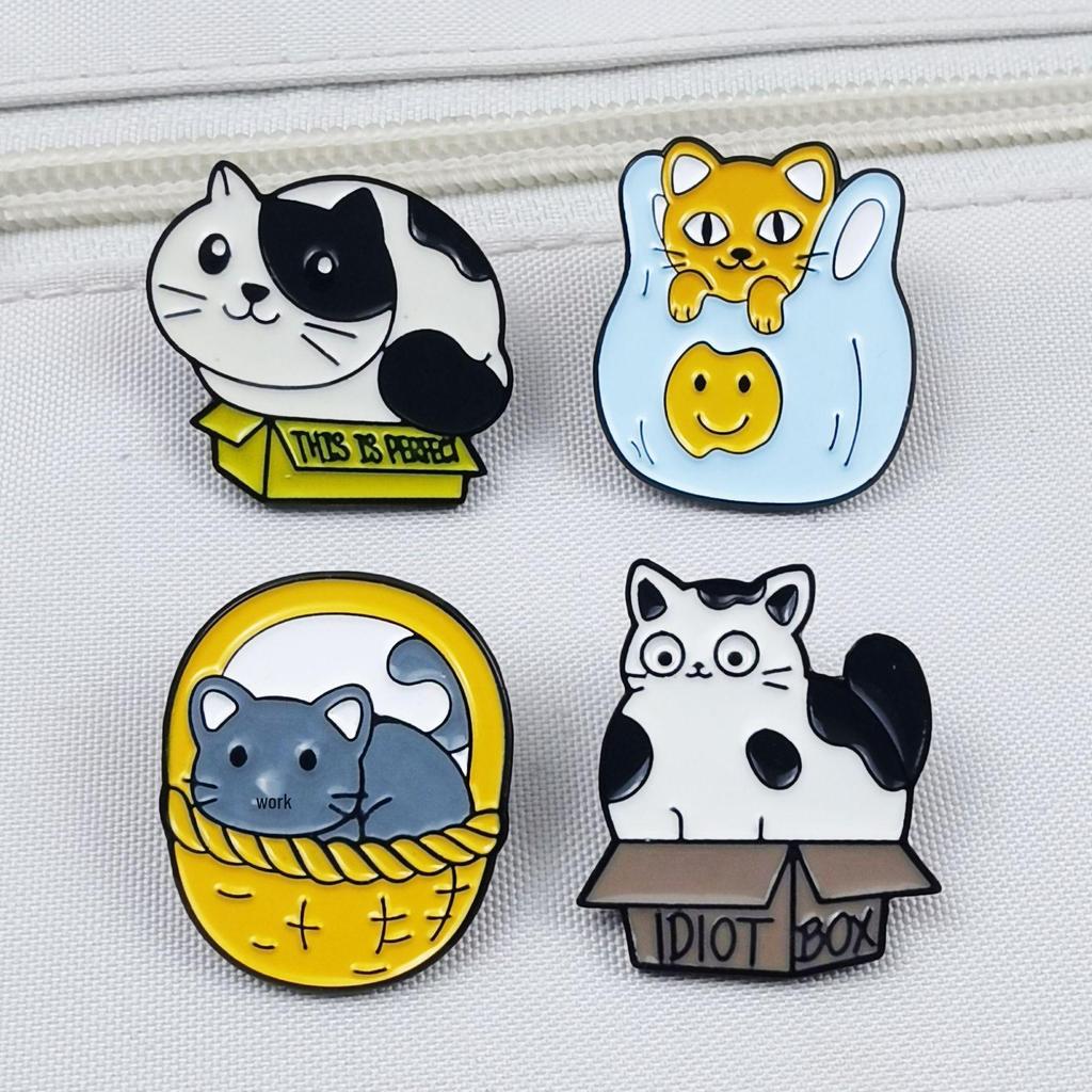 Cute Cartoon Cat Brooch - Fun, Versatile Alloy Badge for Bags & Clothing Accessories