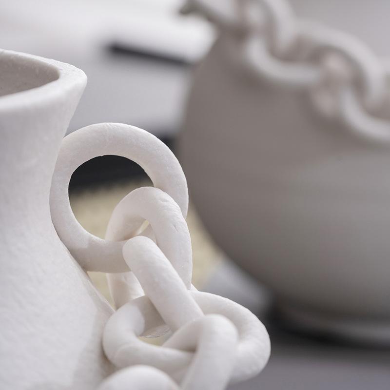 White Ceramic Vase Hollow Chain Geometric Buckle Porcelain Bottle Ceramic Handicraft Room Decoration Accessories Flower Vase