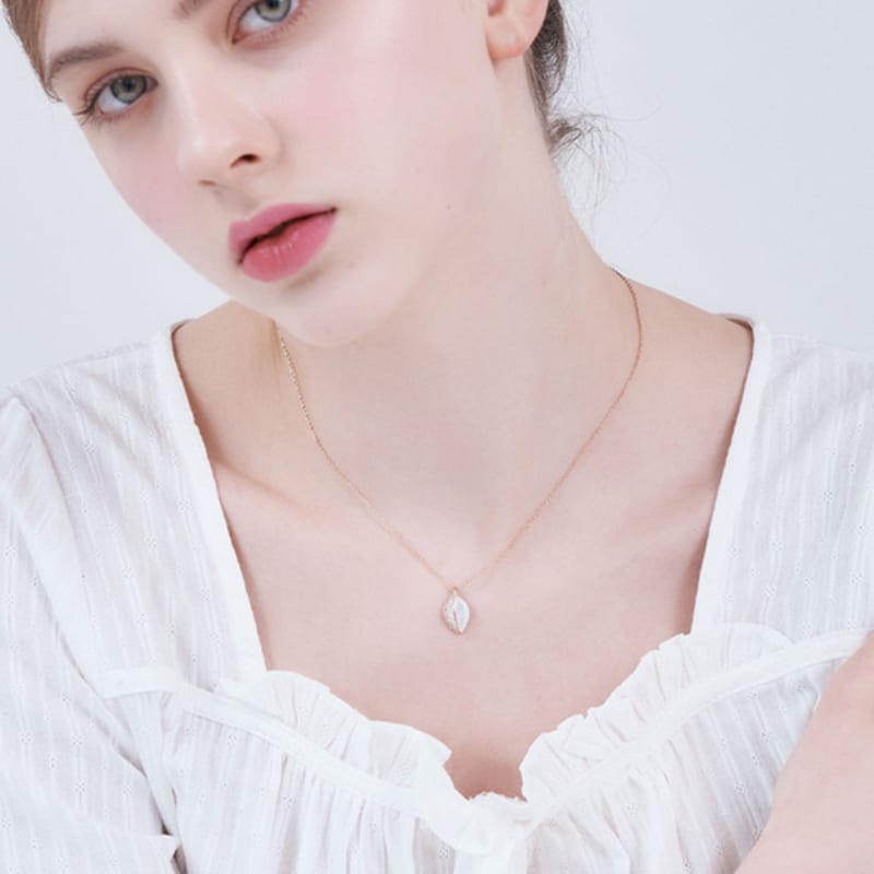 ELLE Jewelry Half Stone Point Necklace ELBRNN233