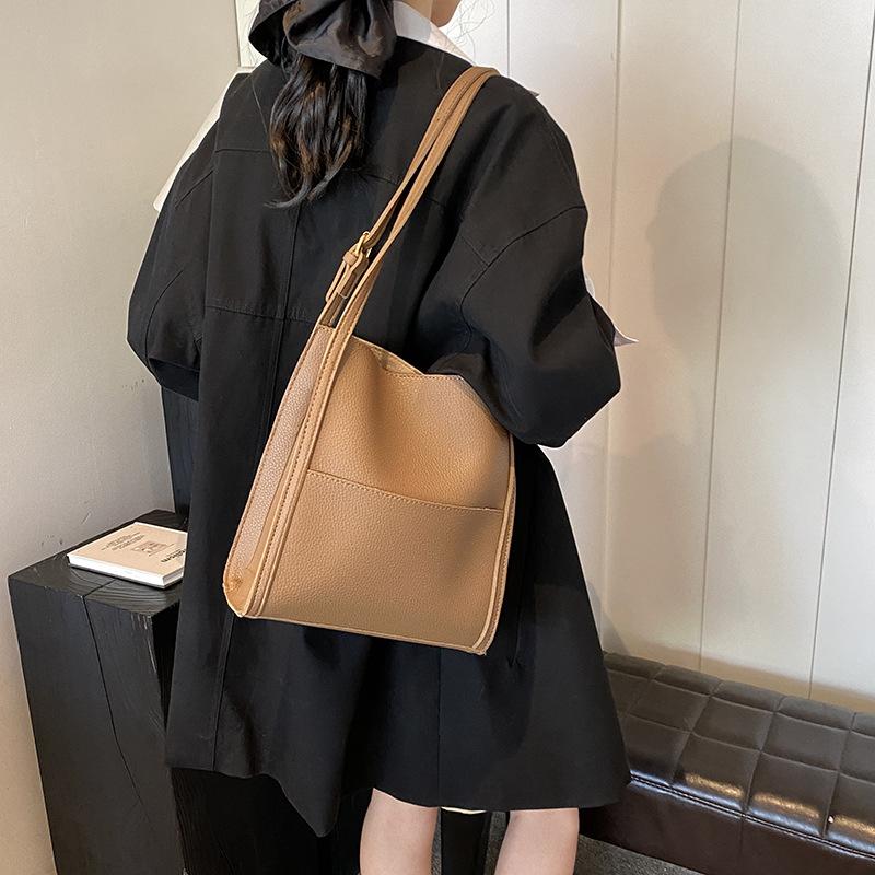 Retro Women's Large-capacity Bag Women's Autumn and Winter New Trendy Fashion Simple Casual Shoulder Bucket Bag