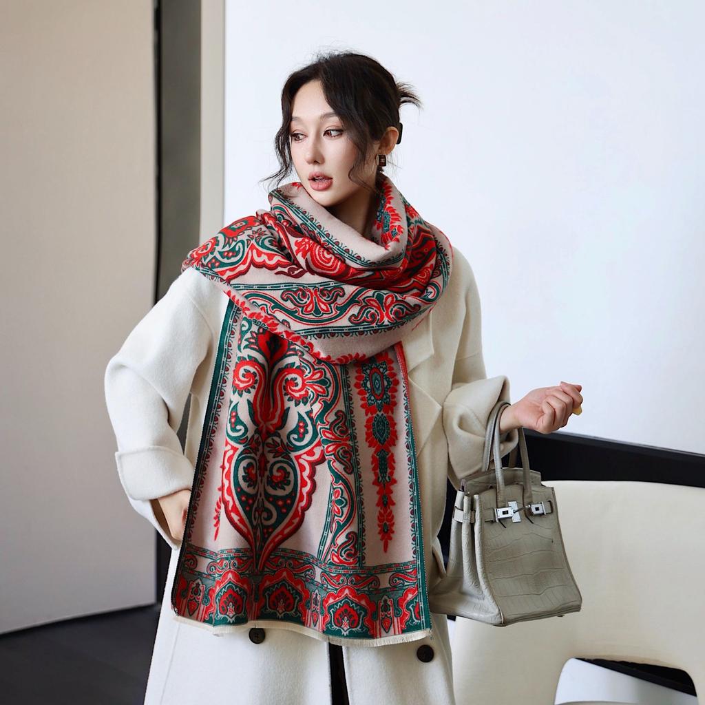 Women's Vintage Floral Jacquard Scarf - Imitation Fleece Thick Windproof Shawl Wrap, Soft Warm Winter Scarf with Botanical Print for Casual Travel