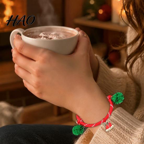Cute Snowman Wrist Decor Christmas Bracelets, Red Green String Bracelet, Adjustable Rope Bracelet with Stackable Bell Charm And Tinsel Pom Poms,