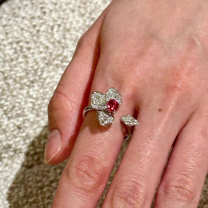 Light luxury high-end rose red flower sparkling diamond ring fashion style gorgeous charms rings for women couple style