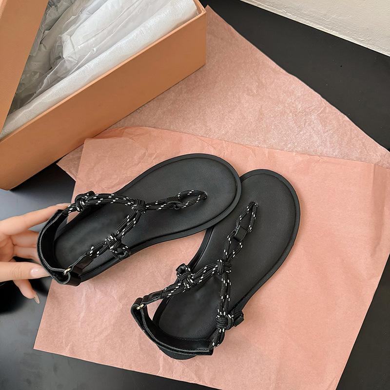 Large size casual sandals women's 2025 European and American new flat bottom thick sole cross sandals foreign trade models
