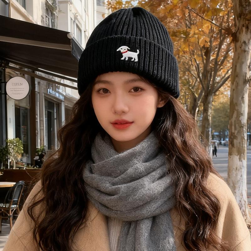 Bestickte Strickmütze für Damen Herbst und Winter Koreanische Version All-Match Wollmütze Kleines Gesicht Großer Kopfumfang Warme Mütze