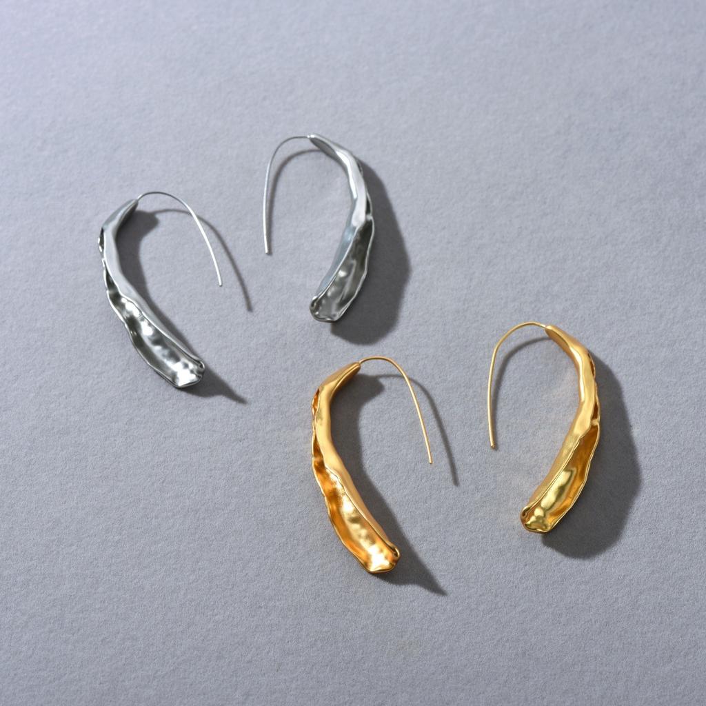 Minimalist Style Metal Hollow Water Drop Shape Ear Hook Women'S Unique Earrings Trendy Light Luxury High-End Temperament Versatile Earrings