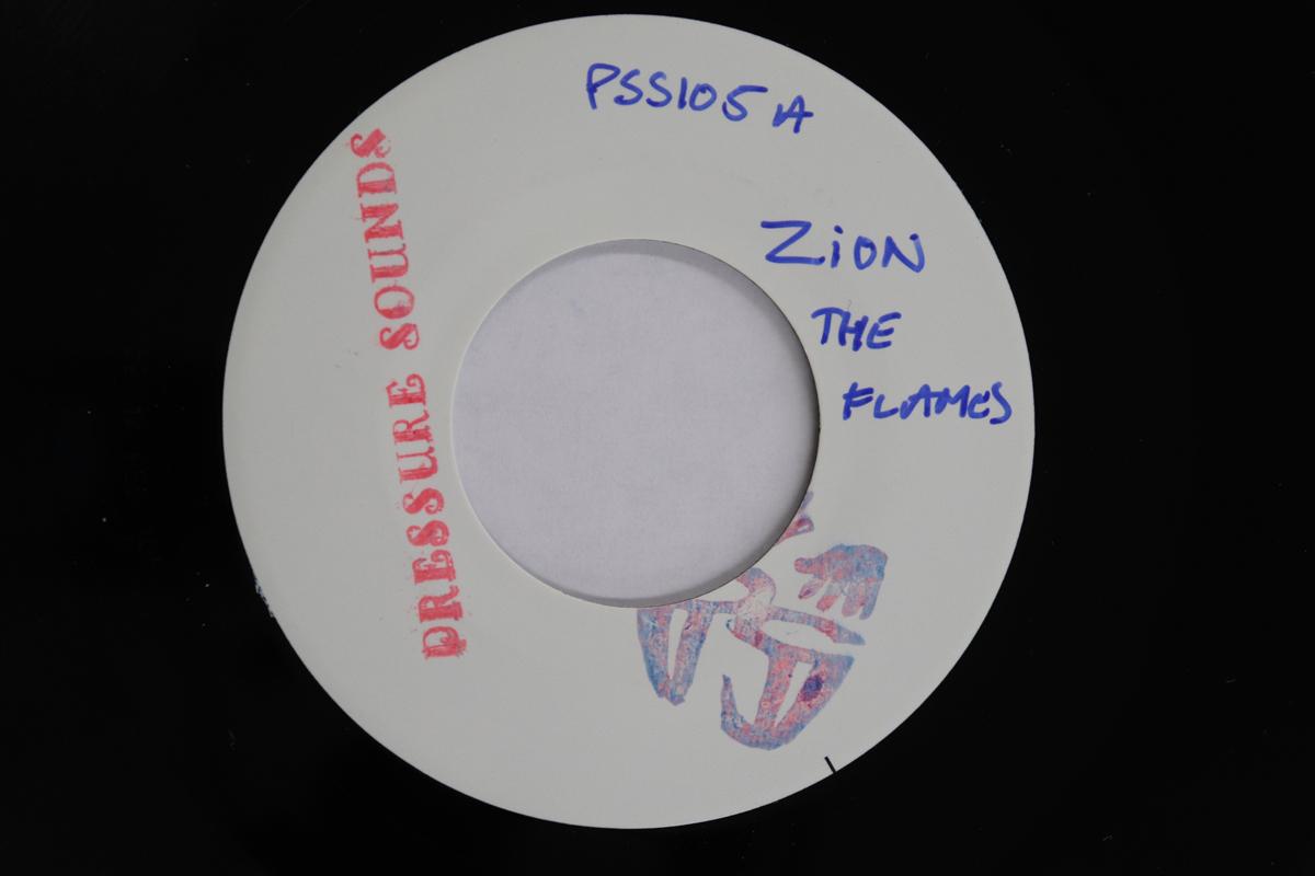 

7inch Record FLAMES - Zion / Version PSS105 NOT ON LABEL/ P 2016 UK Reggae, Ska & Dub Used