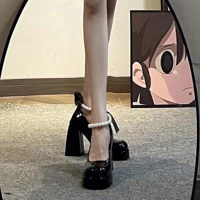Chaussures en cuir petites à talons hauts pour femmes printemps et automne 2024 nouvelles blanches chaussures de mariage françaises rétro à talons épais à semelles épaisses Mary Jane surélevées