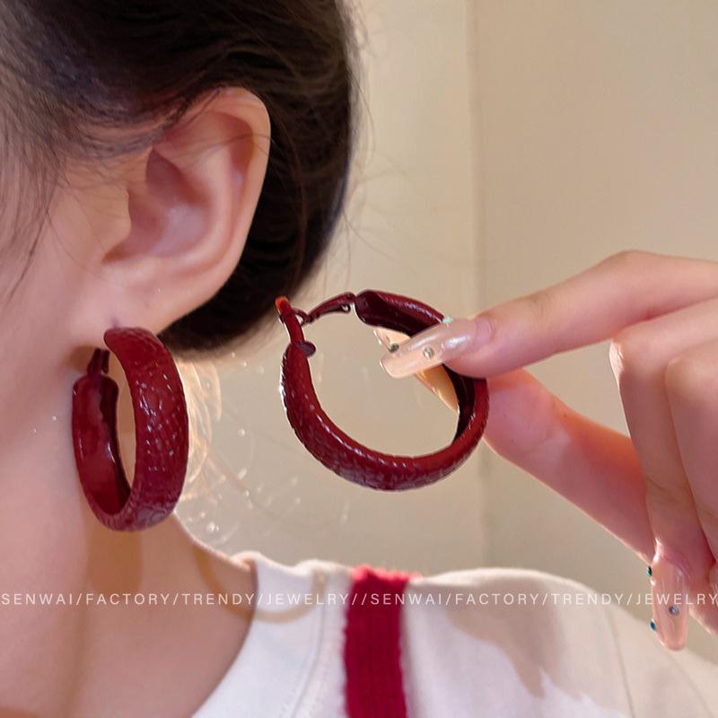 

Ankara red geometric circle earrings, women s Hong Kong temperament stud earrings, earrings.