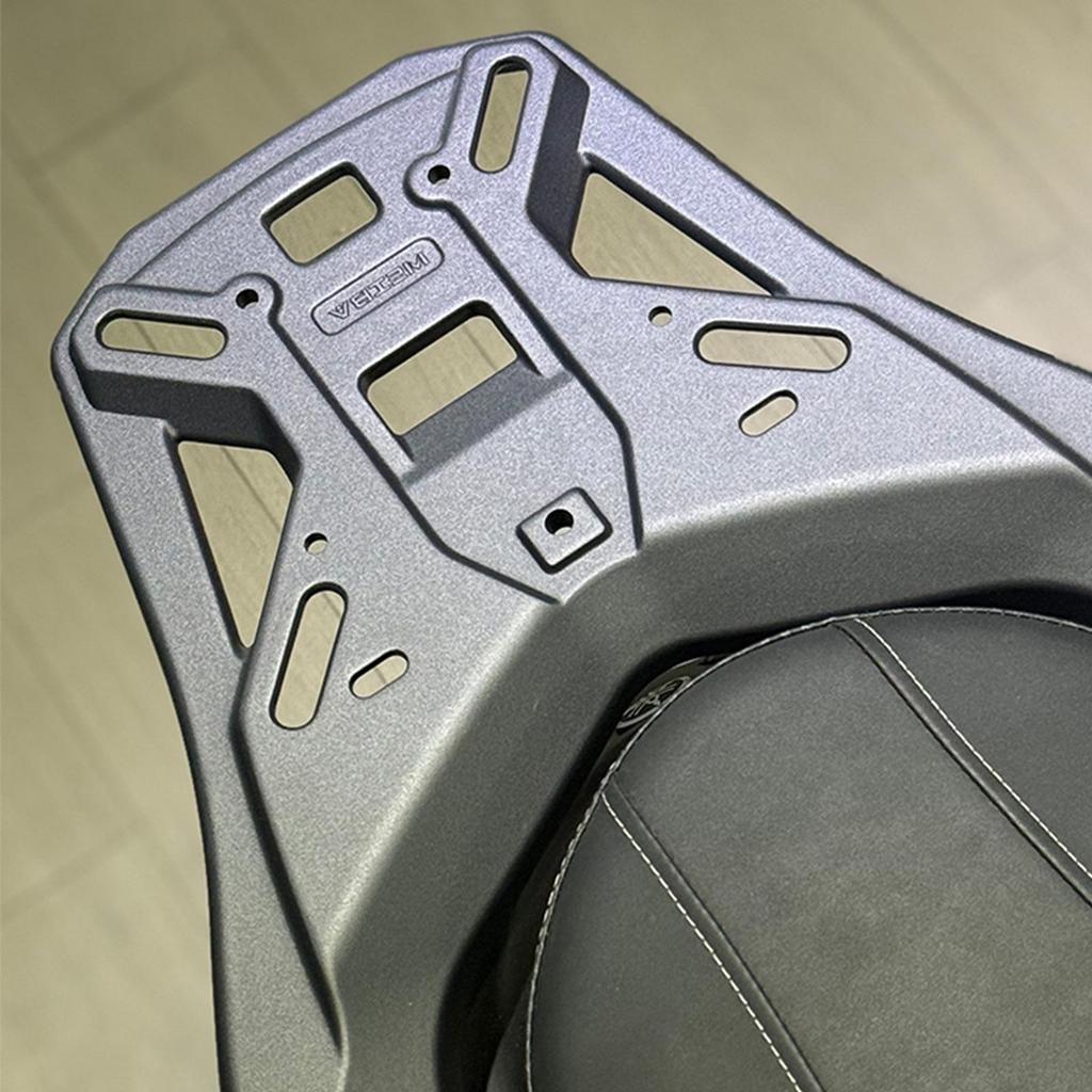 Integrovaný zadní nosič pro NMAX 2025: Silný Spoiler a Nosič na Kufr z Hliníkové Slitiny