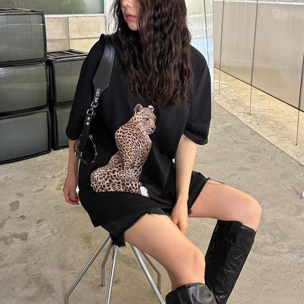 Women's Summer Oversized Fashion T-Shirt - Casual & Trendy Short Sleeve