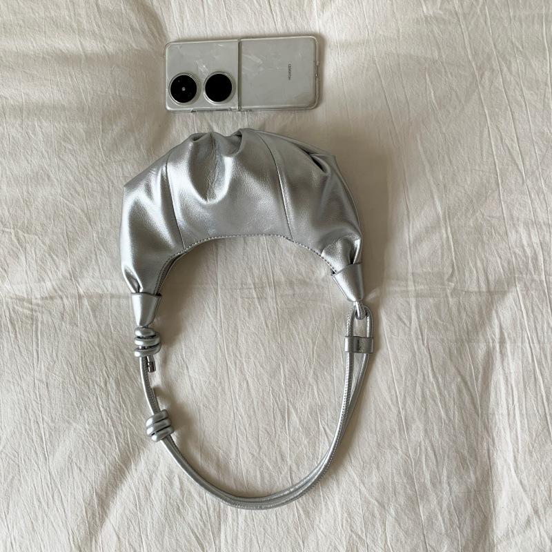 

Niche design bag women s 2025 new summer versatile messenger bag summer commuter pleated dumpling small bag