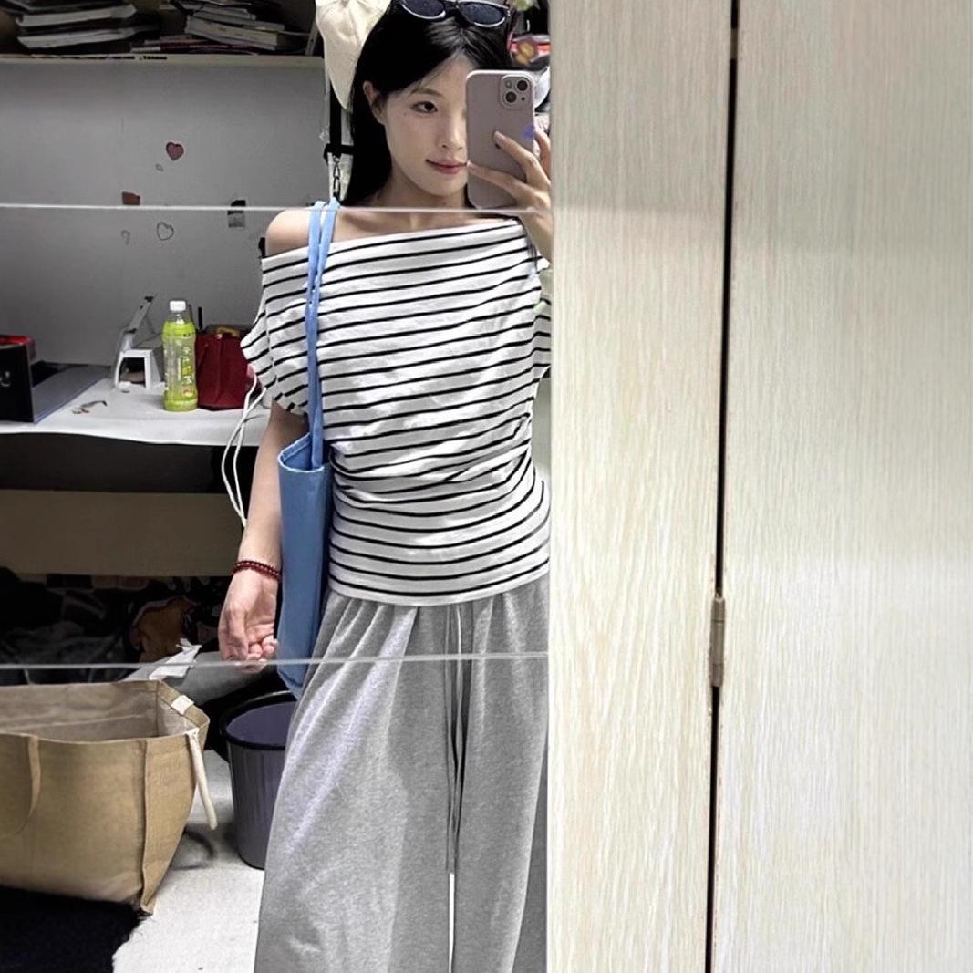 

Women s Striped Waist-Cinching Pleated Off-Shoulder T-Shirt - Summer 2025 L білий