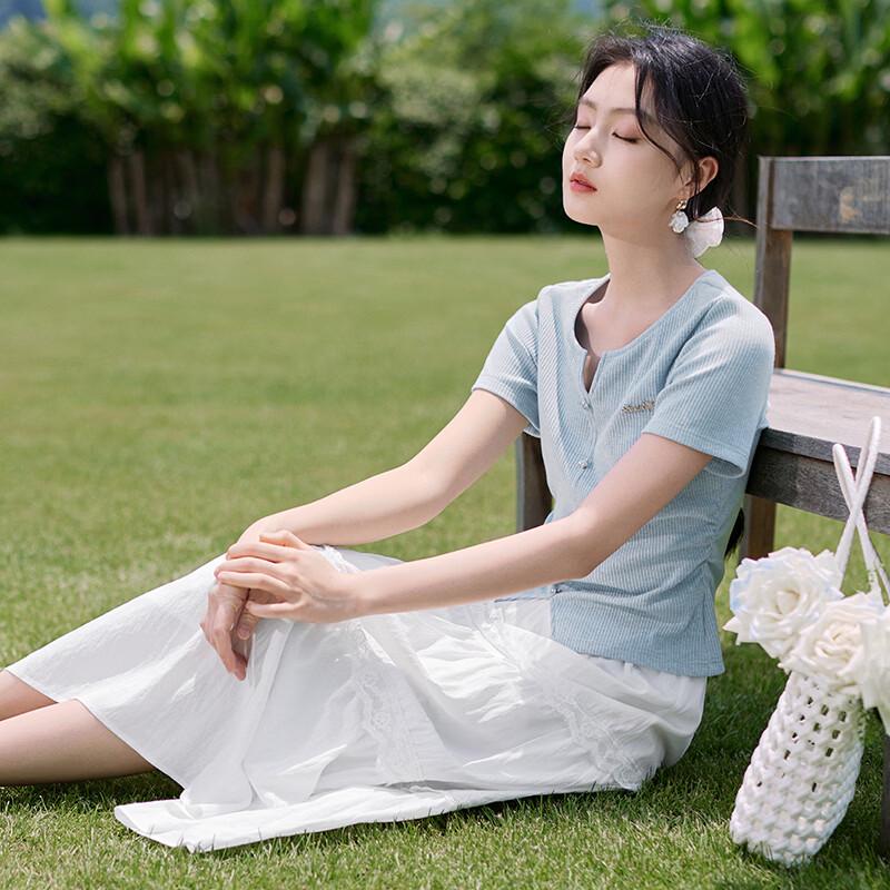 Xiangying Light Blue V-Neck Slit Hem Short Sleeve T-Shirt