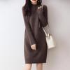 Damska sukienka dzianinowa w stylu koreańskim, dopasowana, 100% wełna - Półwysoki dekolt, pogrubiona na jesień/zimę