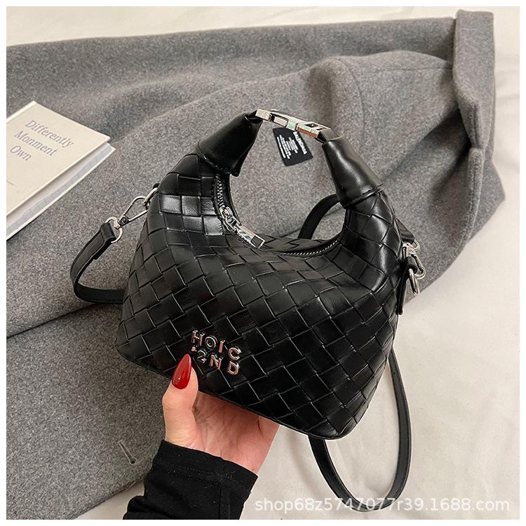 2025 new model, this year's popular bag, casual weaving trend, hand bag feeling, casual shoulder crossbody bucket bag