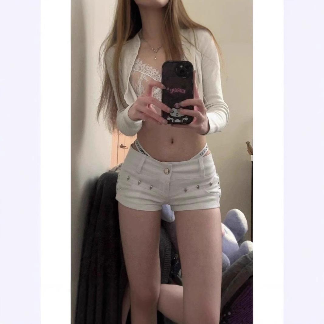 

Y2K Low-Waisted White Denim A-Line Shorts - 2025 Summer Women s Slimming Hot Pants S