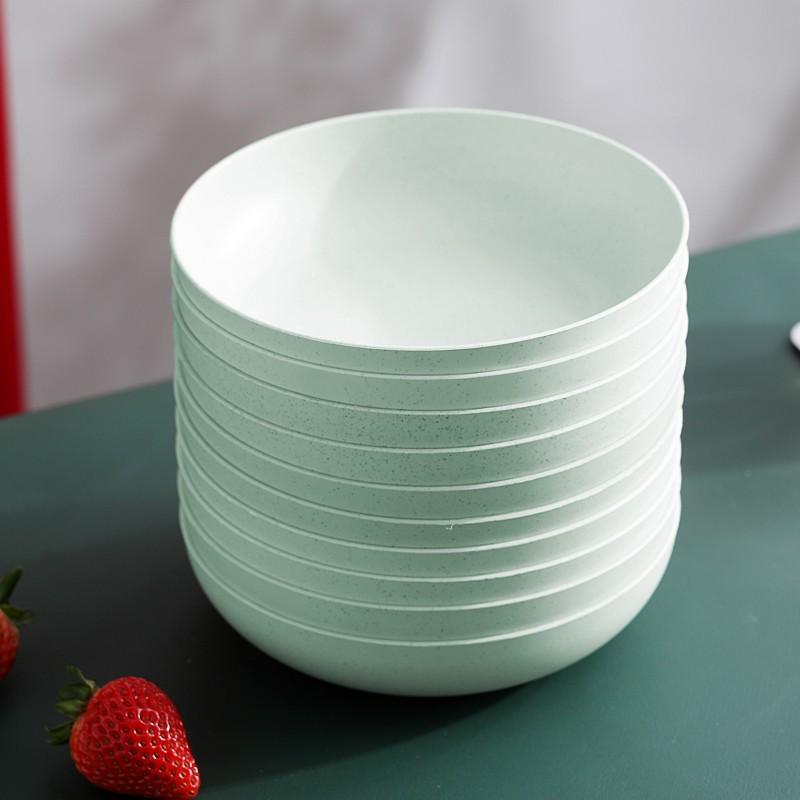 Sada biologicky odbouratelných plastových jídelních talířů odolných vůči vysokým teplotám