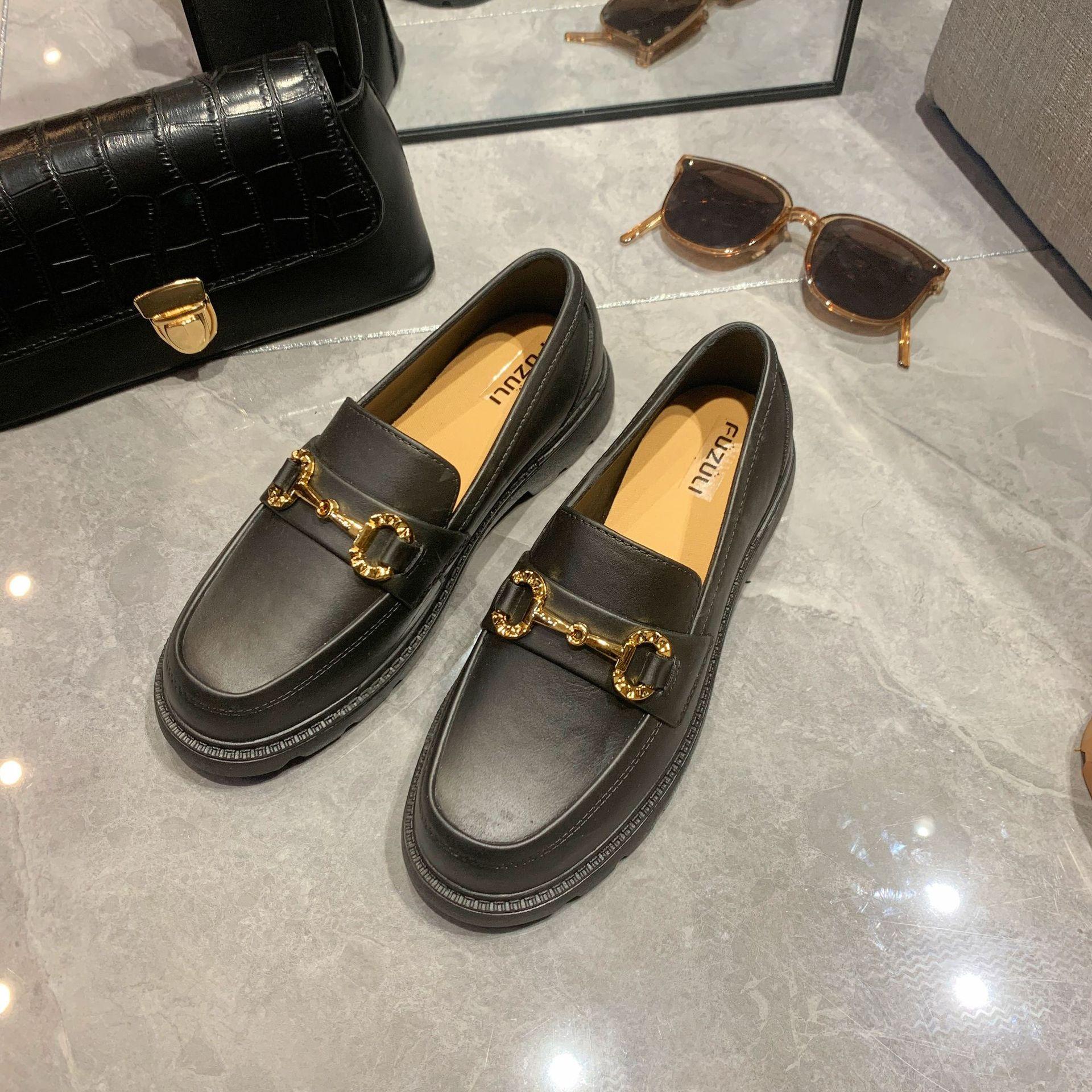 

Мокасины Ji British Style Retro ПВХ с одной педалью, маленькая золотая пряжка, круглая головка, толстая подошва, сумка-туфля 39 чёрный