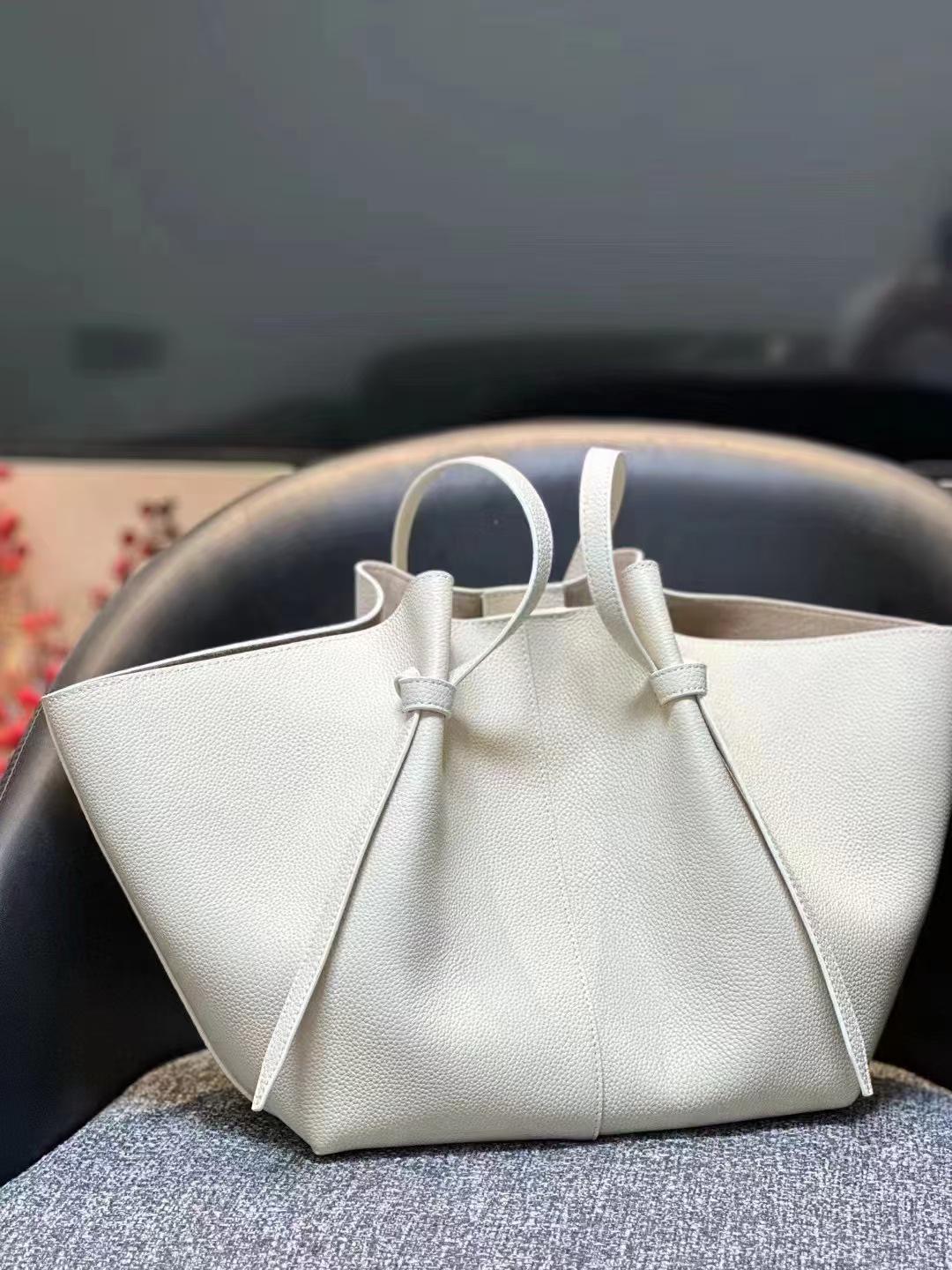 

Женская кожаная сумка через плечо большой вместимости - дизайн French Wing