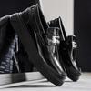 Mocassins décontractés à enfiler tendance Chaussures en cuir brillant pour hommes Chaussures de soirée de mariage tendance Chaussures plates de créateur pour hommes 2025 Nouveauté