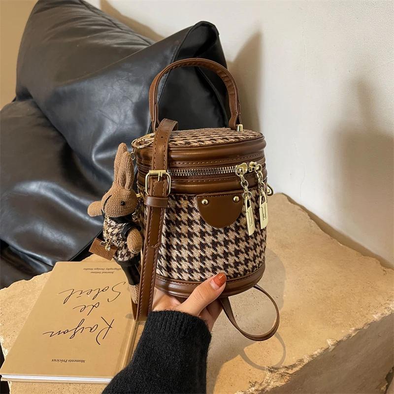 Bucket Bag Plaid Woolen Handbag Fashion Designer Small Handbag Female Mini Crossbody Bag Round Cylinder One Shoulder Bag