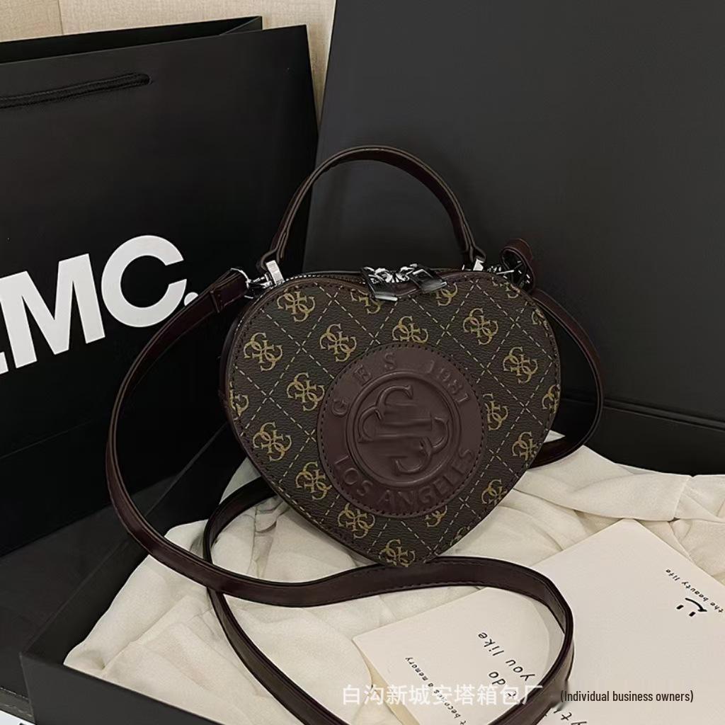

Best-Selling Heart-Shaped Crossbody Bag for Girls - 2025 Fashion Trend Niche Shoulder Bag кофейный
