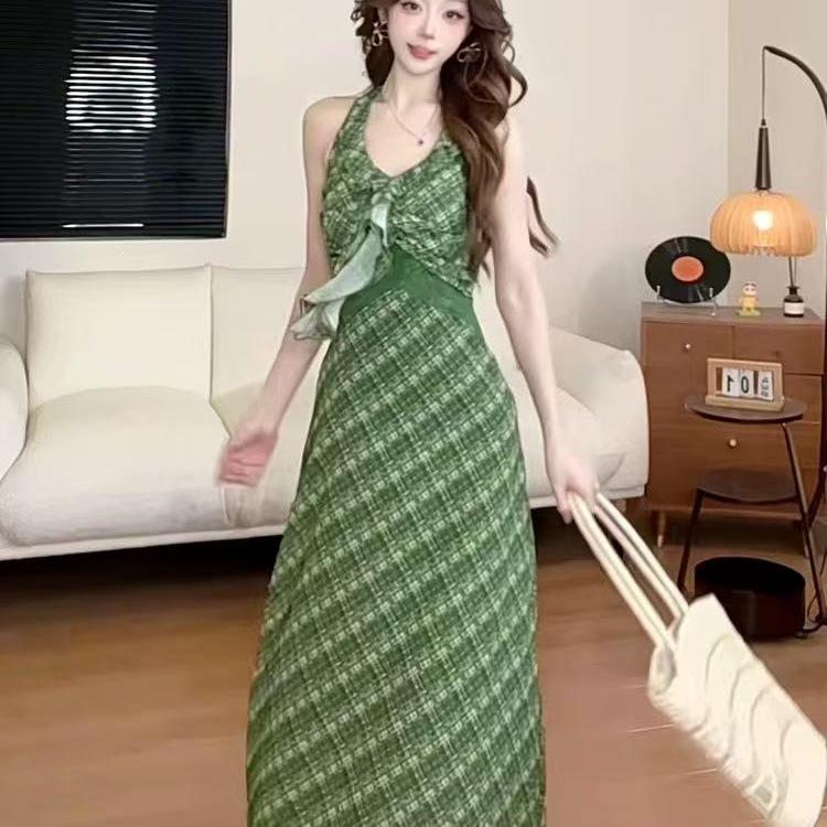 Summer new green floral beautiful Korean version of the holiday style temperament thin versatile print neck dress