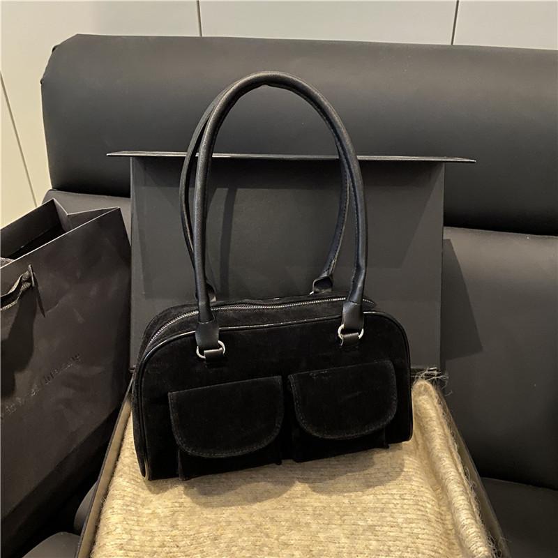 

Модная женская ручная сумка-портфель, маленькая квадратная, 2026 Новый корейский вариант, модные универсальные сумки через плечо чёрный