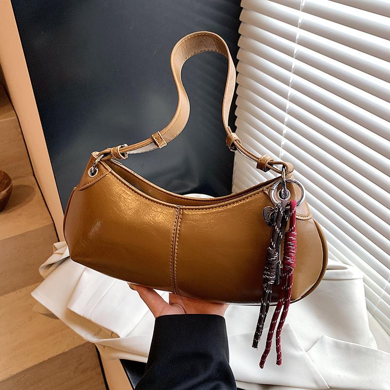 Underarm bag women's new popular fashion versatile shoulder bag high-end niche commuter bag