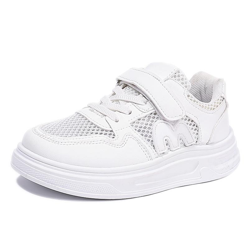 Children's Day event designated boys' white sneakers, girls' breathable mesh dance shoes, and soft-soled sneakers for older children
