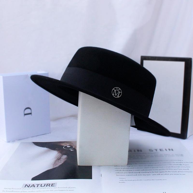 M Letter Decorative Hat Women's Autumn and Winter Versatile Short-brimmed Top Hat Woolen Flat-brimmed Hat French Flat-top Hat Men's Short Hair