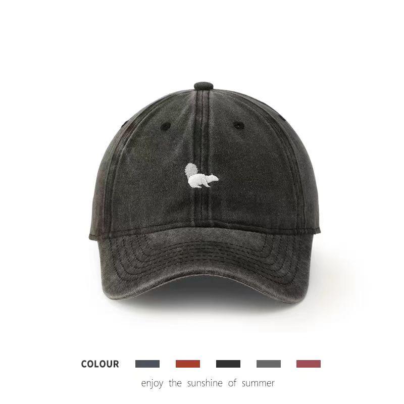 

Літня бейсболка жіноча з вишивкою білки з випрасованої бавовни – Ретро сонцезахист One Size