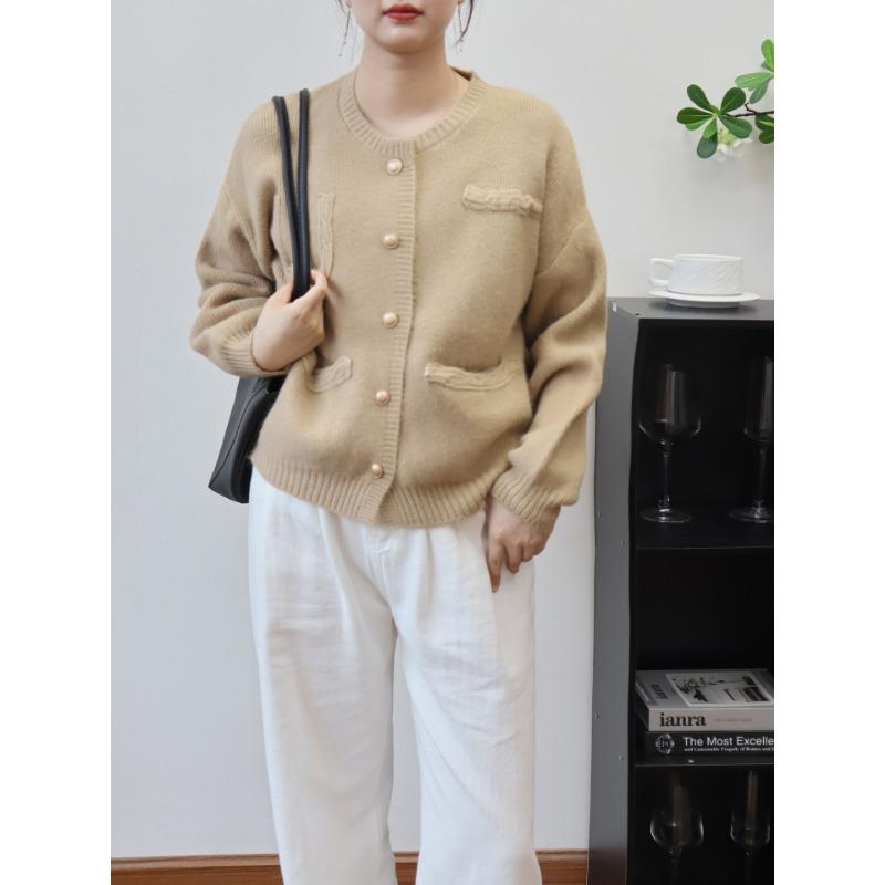 Autumn and winter new temperament knitted cardigan gentle lazy wind soft waxy sweater jacket women