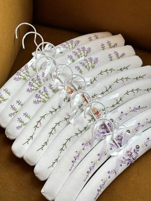 Hanger Adult Style 39cm Flower Embroidery with Bow European Style Lace Simple Modern Suitable for Wardrobe Storage Household 1Pc