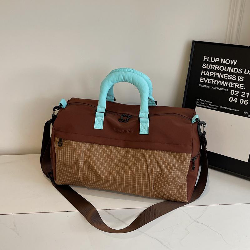 Summer large-capacity new bag short trip shoulder messenger bag women's separation versatile tote bag dry and wet