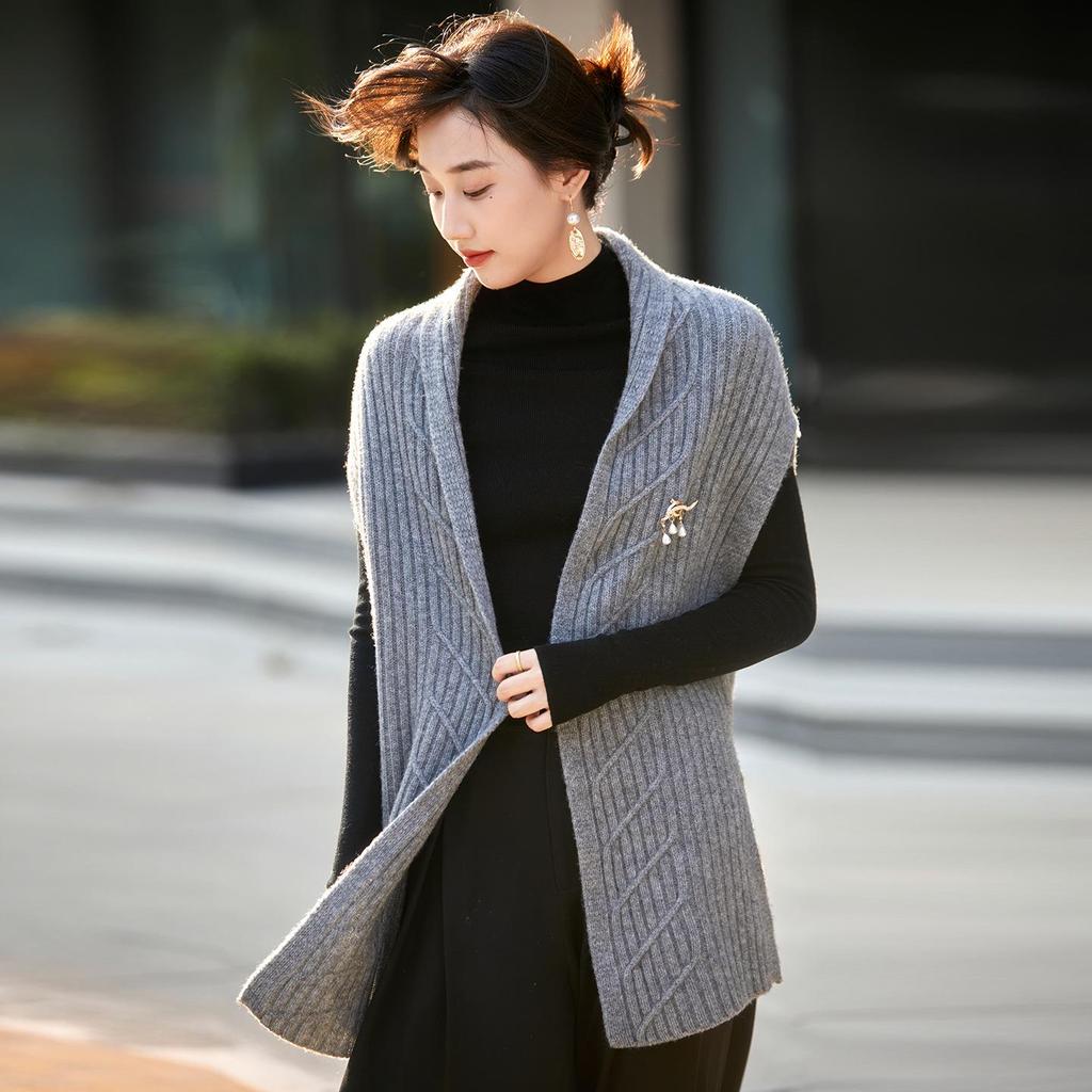 Women's Thickened Wool Knit V-neck Cardigan Vest - Pure Wool, Loose Outerwear Sweater for Autumn/Winter