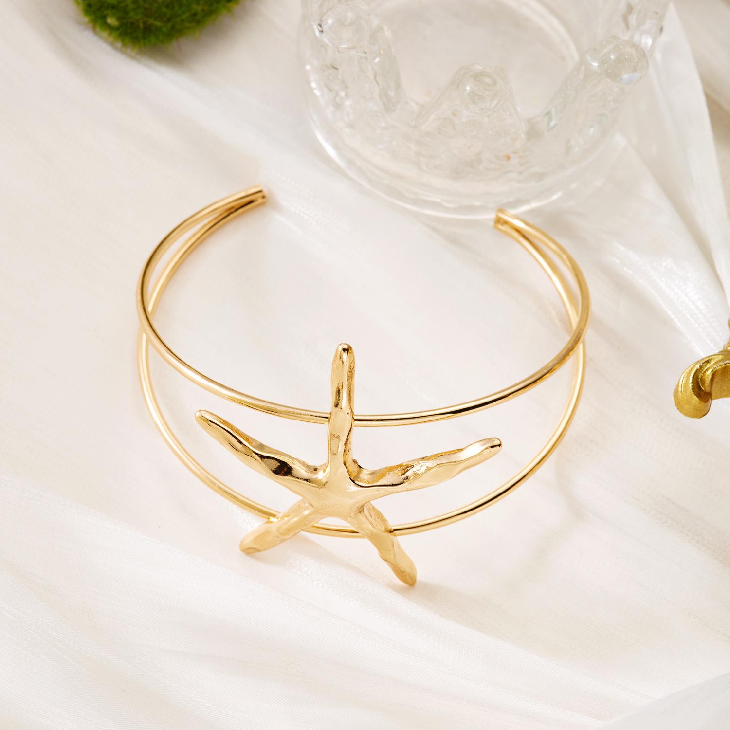 

Minimalist Starfish Cuff Bracelet for Women Bohemian Starfish Adjustable Upper Arm Open Bangle Summer Beach Jewelry Gift